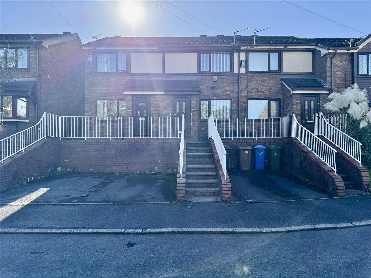 2 bed house - mews in Lyndhurst View, Dukinfield – photo 2